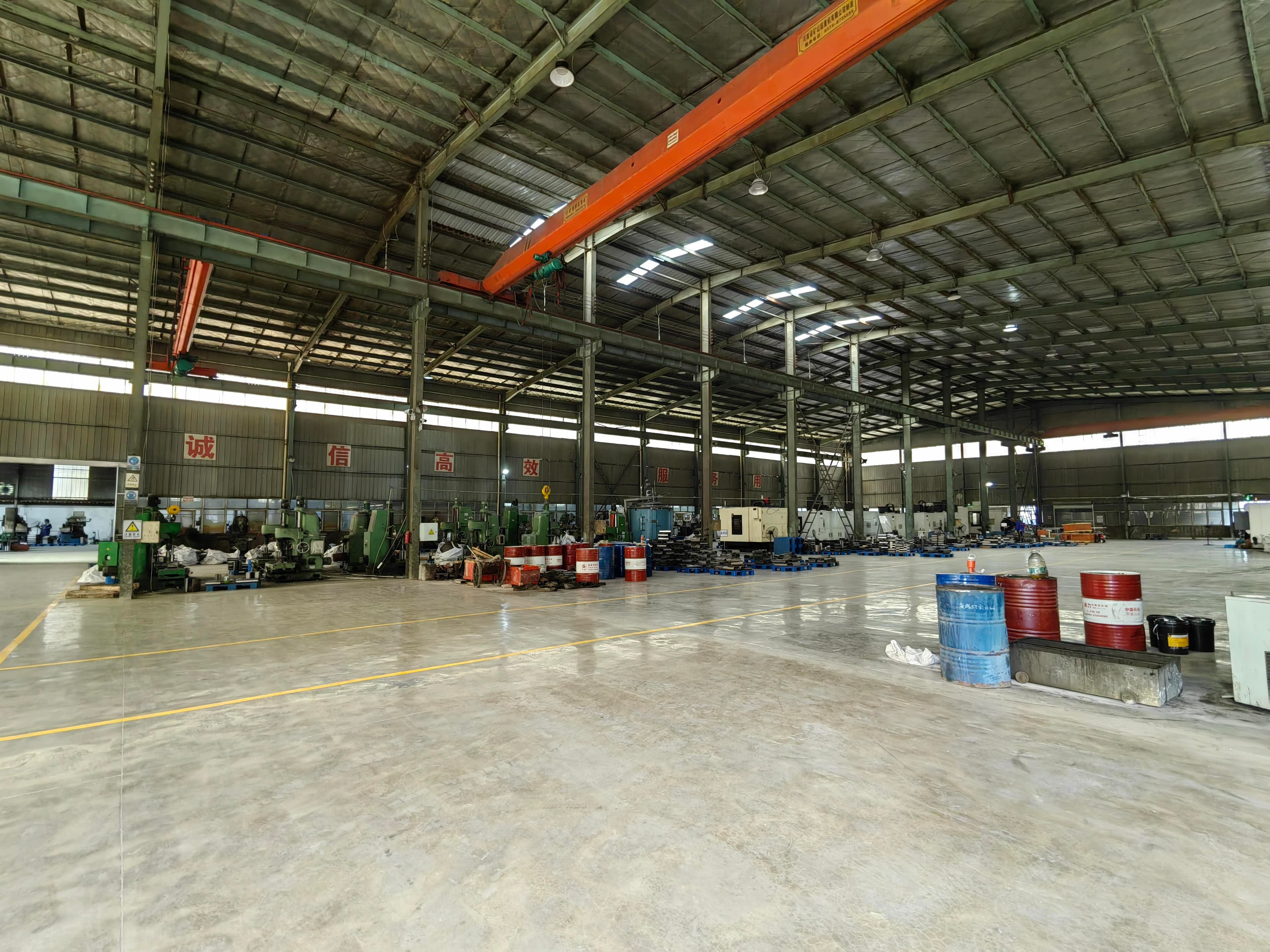 Workshop — grinding and machining industrial knives