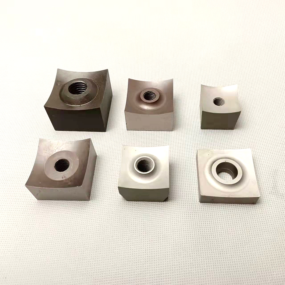 Cable recycling shredder knife and cutter geometry